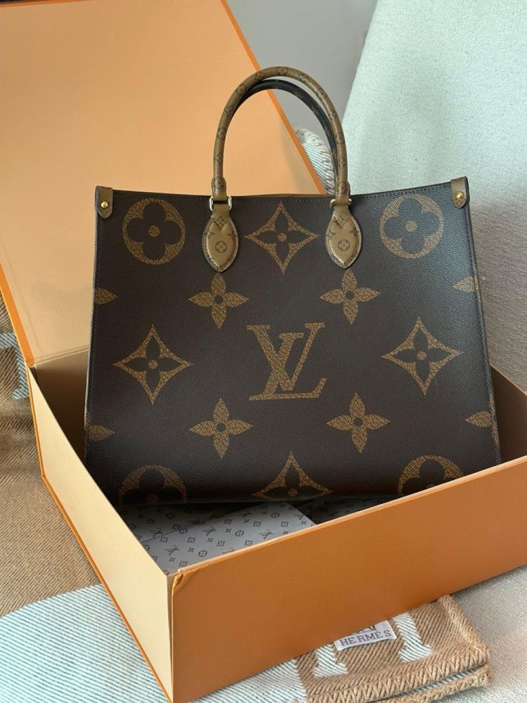 LV OntheGo Tote Monogram